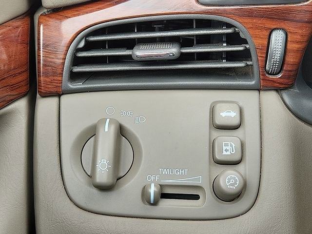 2002 Cadillac Deville Base