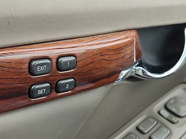 2002 Cadillac Deville Base