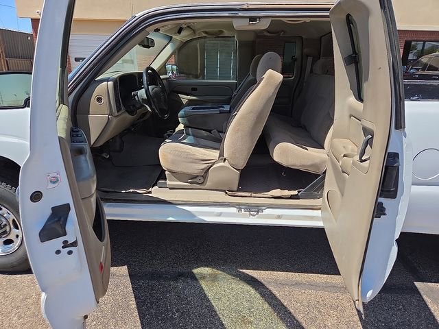 2004 Chevrolet Silverado 2500 HD LS
