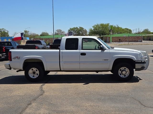 2004 Chevrolet Silverado 2500 HD LS