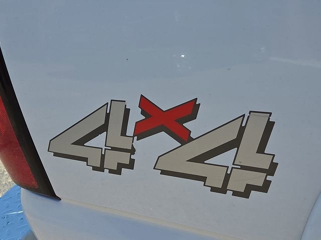 2004 Chevrolet Silverado 2500 HD LS