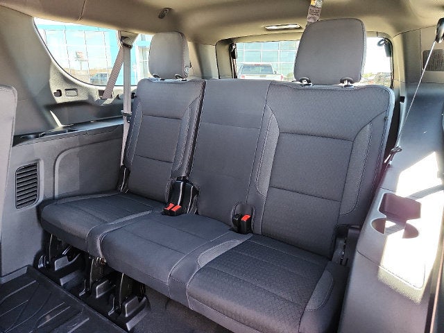 2027 Chevrolet Suburban LS