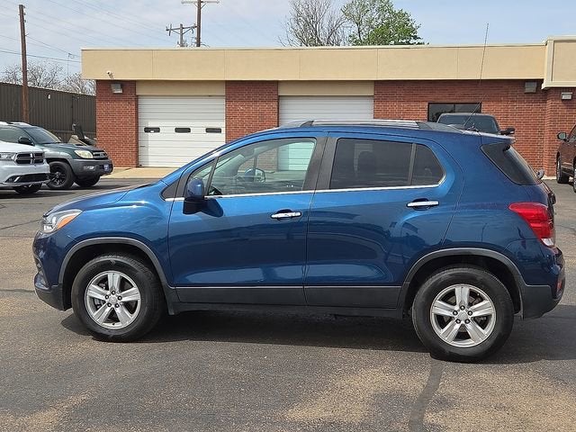 Used 2019 Chevrolet Trax LT with VIN 3GNCJPSB5KL253605 for sale in Plainview, TX