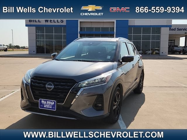 2022 Nissan Kicks SR