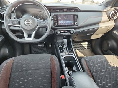 2022 Nissan Kicks SR
