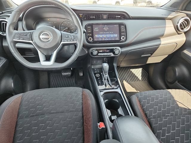 2022 Nissan Kicks SR