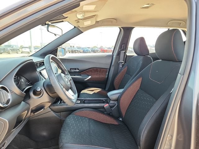2022 Nissan Kicks SR
