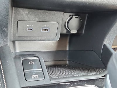 2022 Nissan Kicks SR
