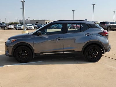 2022 Nissan Kicks SR
