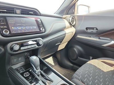 2022 Nissan Kicks SR