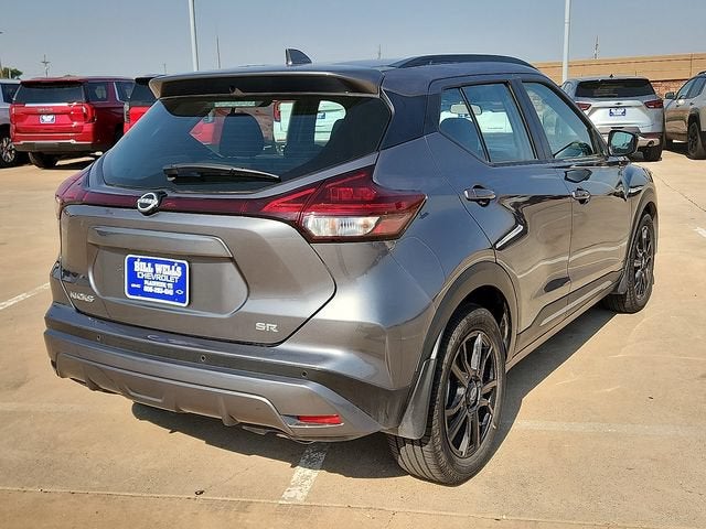 2022 Nissan Kicks SR