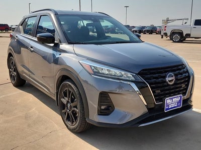 2022 Nissan Kicks SR