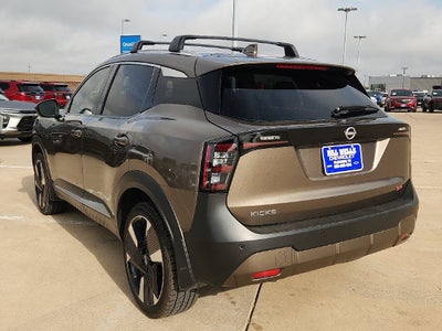 2025 Nissan Kicks SR
