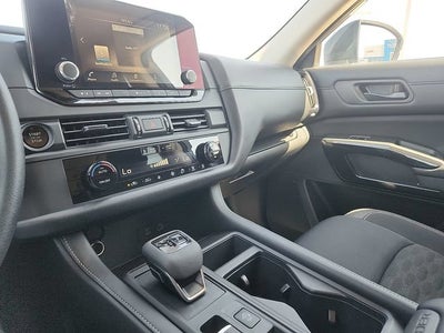 2025 Nissan Pathfinder S