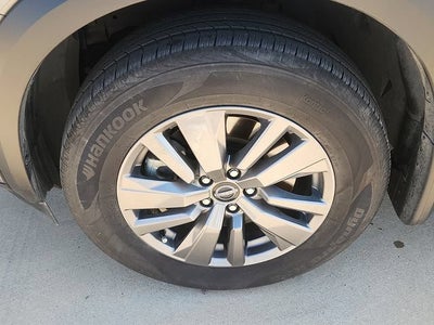 2025 Nissan Pathfinder S