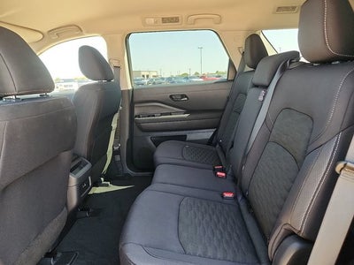 2025 Nissan Pathfinder S