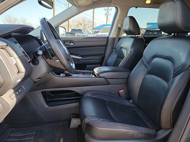 2022 Nissan Pathfinder SL