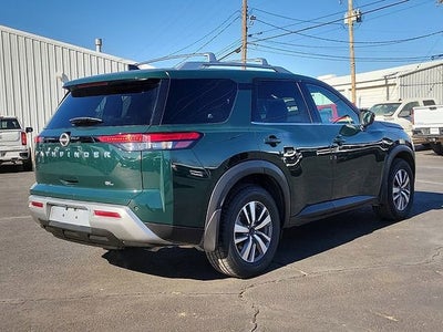 2022 Nissan Pathfinder SL